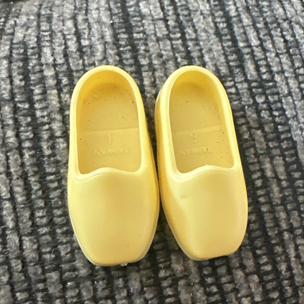 VTG Barbie Mattel 1973 SUNSHINE FAMILY Mom‎ Steffi Grandma YELLOW SHOES Taiwan